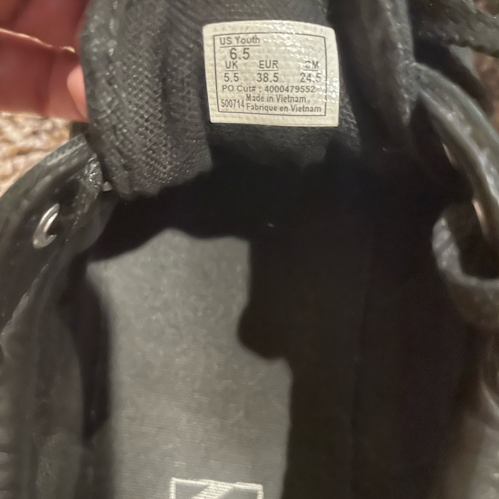 Black vans - Picture 2 of 2